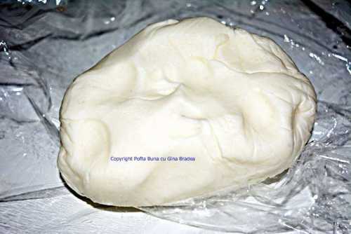 Pasta de zahar pentru invelit torturi