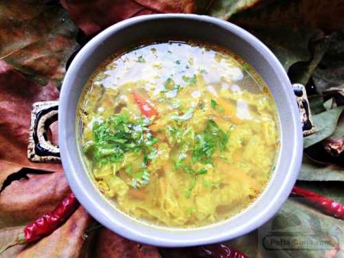 Supa de pui cu legume si turmeric (keto, dukan, low carb)