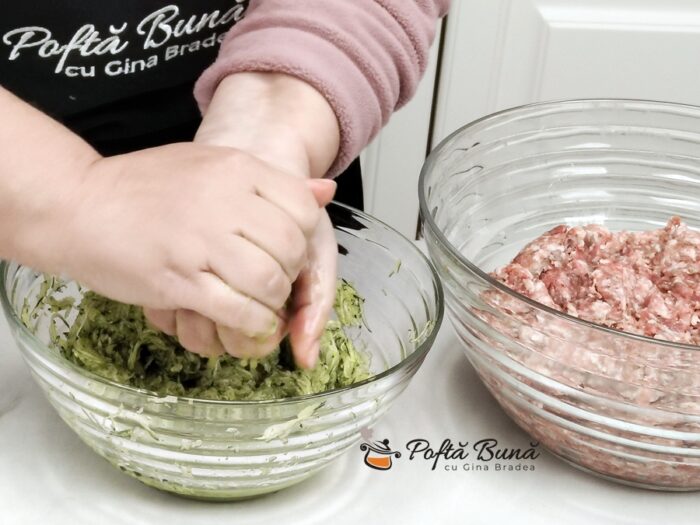 Chiftele pufoase din carne tocata reteta pas cu pas, cu toate secretele Chiftele pufoase din carne tocata reteta gina bradea 2 700x525 - Chiftele pufoase din carne tocata reteta pas cu pas, cu toate secretele