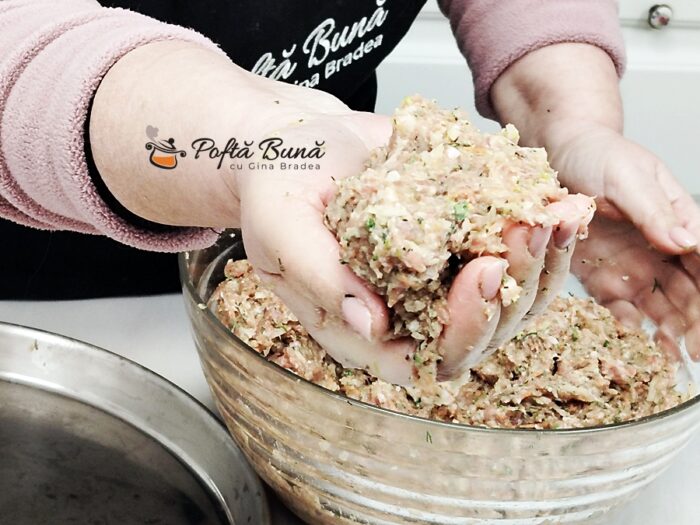 Chiftele pufoase din carne tocata reteta pas cu pas, cu toate secretele Chiftele pufoase din carne tocata reteta gina bradea 5 700x525 - Chiftele pufoase din carne tocata reteta pas cu pas, cu toate secretele