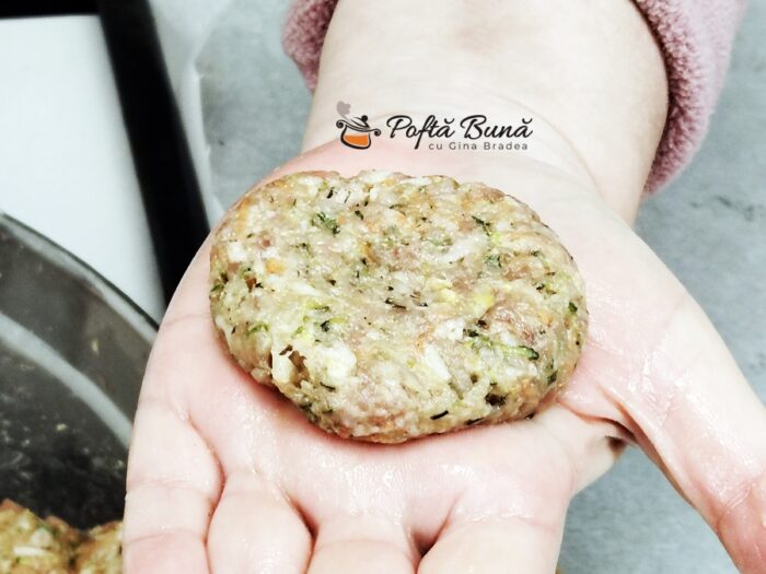 Chiftele pufoase din carne tocata – reteta pas cu pas, cu toate secretele Chiftele pufoase din carne tocata – reteta pas cu pas, cu toate secretele