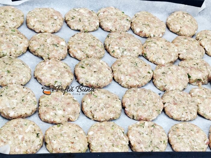 Chiftele pufoase din carne tocata – reteta pas cu pas, cu toate secretele Chiftele pufoase din carne tocata – reteta pas cu pas, cu toate secretele