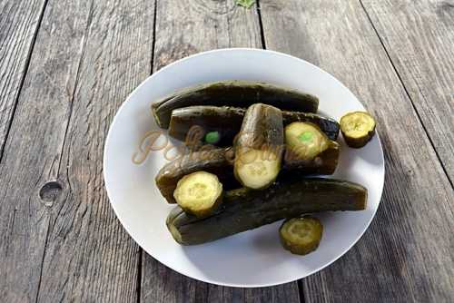 Dovlecei, castraveti murati Dovlecei sau castraveti murati (covasiti)