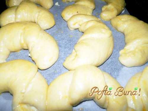 cornuri-pufoase-cu-aluat-dospit-pofta-buna-gina-bradea. (3)