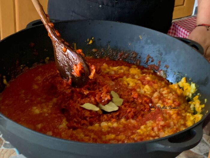 Zacusca de fasole verde pentru iarna zacusca de fasole verde pastai reteta gina bradea 8 700x525 - Zacusca de fasole verde pentru iarna