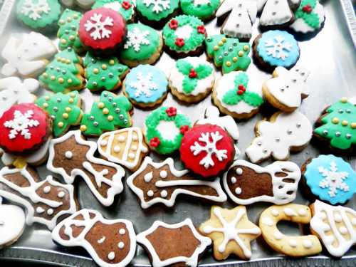 Turta dulce decorata pentru Craciun – royal icing pentru decorat Turta dulce decorata pentru Craciun - royal icing pentru decorat