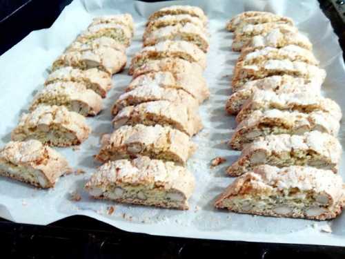Index retete culinare Cantuccini cu migdale cantuccini alle mandorle pofta buna cu gina bradea 5 500x375 - Index retete culinare