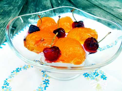 Cirese, caise, visine, fructe confiate Cirese, caise, visine, fructe confiate