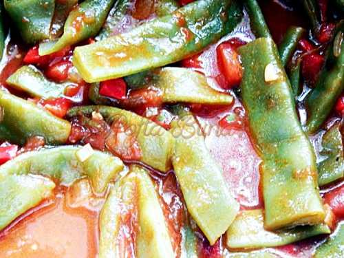 Mancare de fasole verde cu rosii Mancare de fasole verde cu rosii