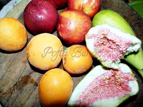 Prajitura pandispan cu fructe Prajitura pandispan cu fructe
