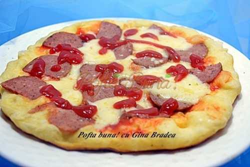 Pizza rapida, la tigaie, pankes aperitiv