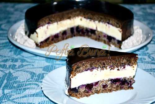 Tort cu mure, nuci si crema de vanilie-Placinta Oana
