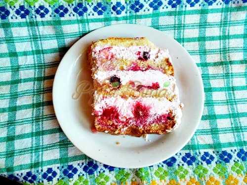 Tort cu crema de iaurt si fructe de padure-Vari Sanda
