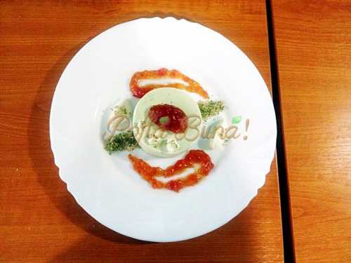 Panna cotta de busuioc cu dulceata de rosii, crema de mascarpone cu miere si zahar granulat cu busuioc-Sorina Ostrovschi Panna cotta de busuioc cu dulceata de rosii, crema de mascarpone cu miere si zahar granulat cu busuioc-Sorina Ostrovschi