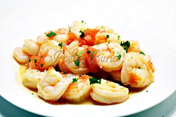 Creveti picanti cu rosii si usturoi Creveti picanti cu rosii si usturoi