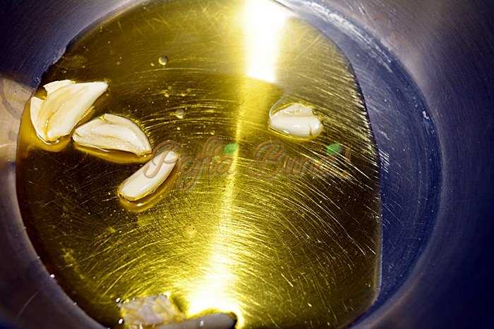 Creveti picanti cu rosii si usturoi Creveti picanti cu rosii si usturoi