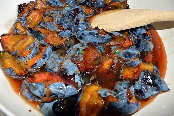 Gem de prune cu nuca reteta simpla Gem de prune cu nuci pofta buna cu gina bradea 8 700x467 - Gem de prune cu nuca reteta simpla