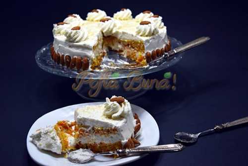 Tort fin cu morcov, migdale si crema de branza Tort fin cu morcov, migdale si crema de branza