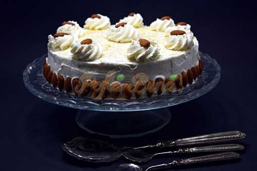 Tort fin cu morcov, migdale si crema de branza Tort fin cu morcov, migdale si crema de branza