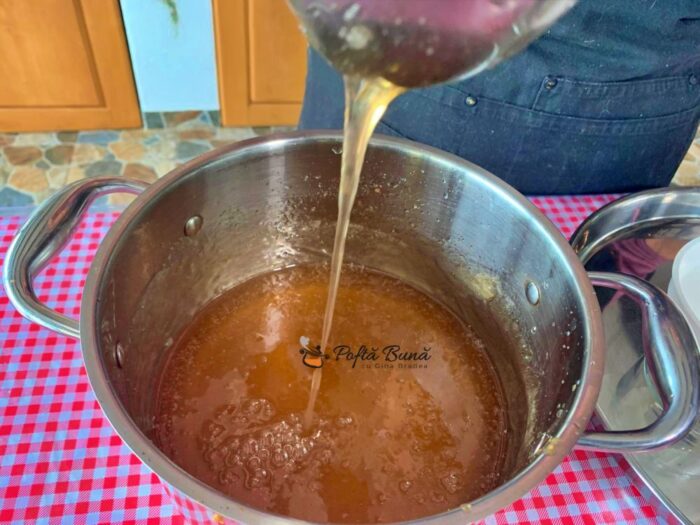 Peltea de gutui peltea de gutui reteta gina bradea 2 700x525 - Peltea de gutui