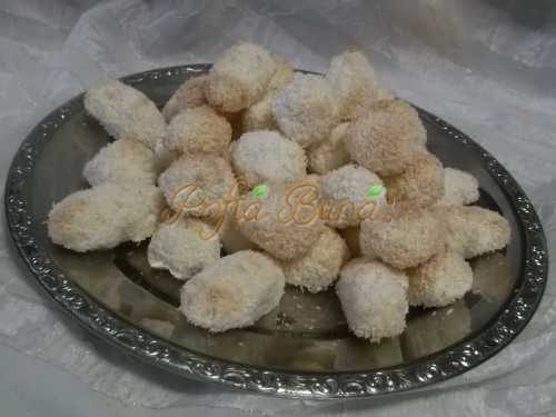 Elena Bite - Fursecuri cu nuca de cocos