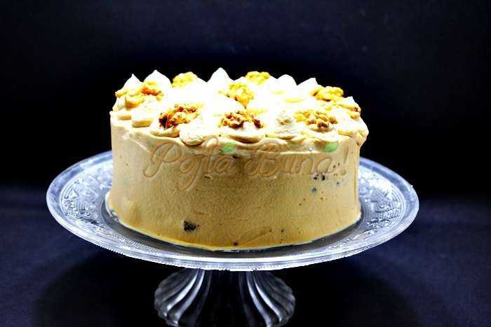 Tort cu blat de nuca si crema caramel Tort cu blat de nuca si crema caramel