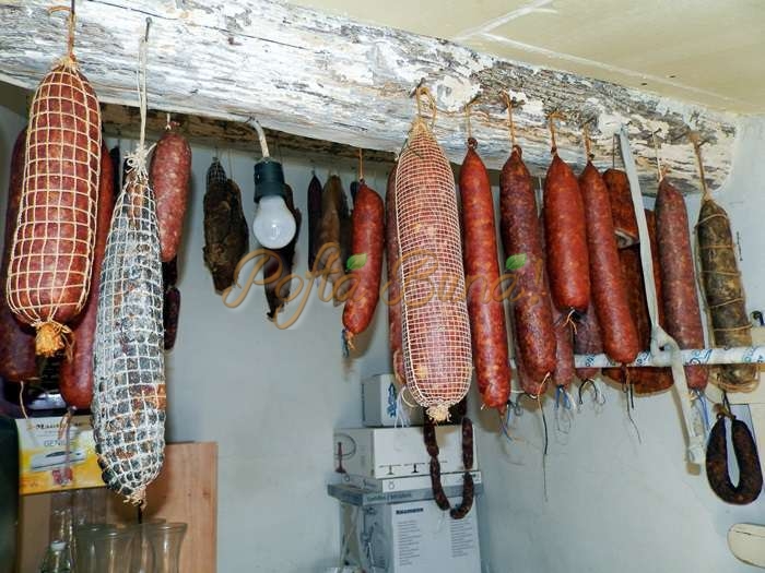 Carnati din carne de porc, vita sau amestec reteta traditionala