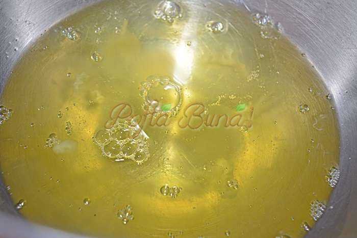 Prajitura pufoasa cu branza, reteta veche Prajitura pufoasa cu branza, reteta veche