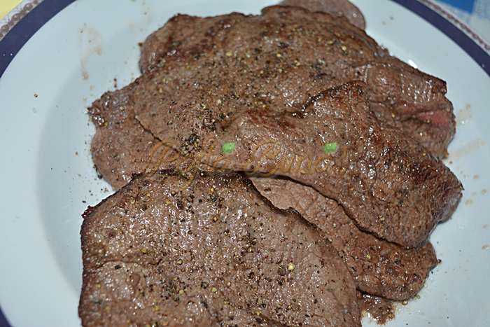 Vitel la tigaie cu Gorgonzola si nuci Vitel la tigaie cu Gorgonzola si nuci