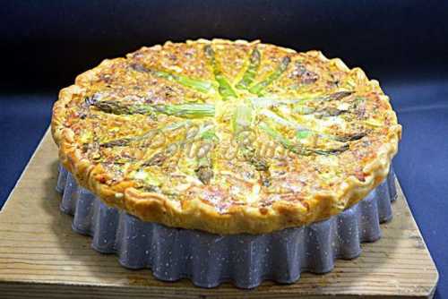 Tarta cu branza, leurda si sparanghel