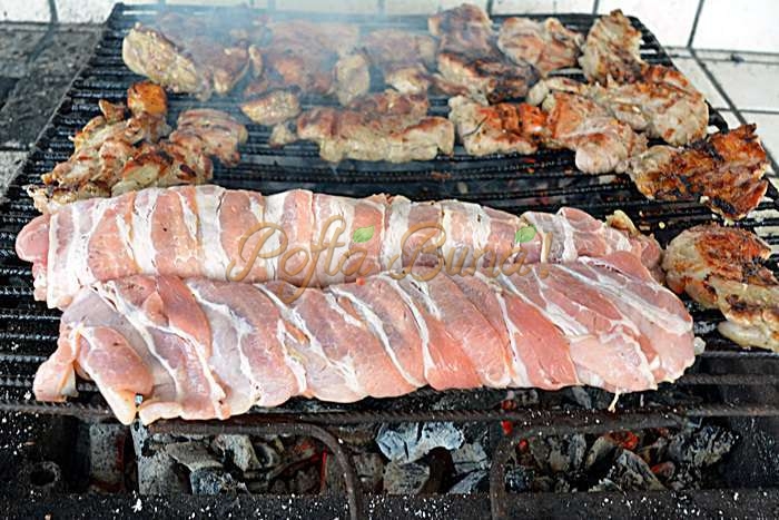 Muschiulet de porc in bacon, la gratar