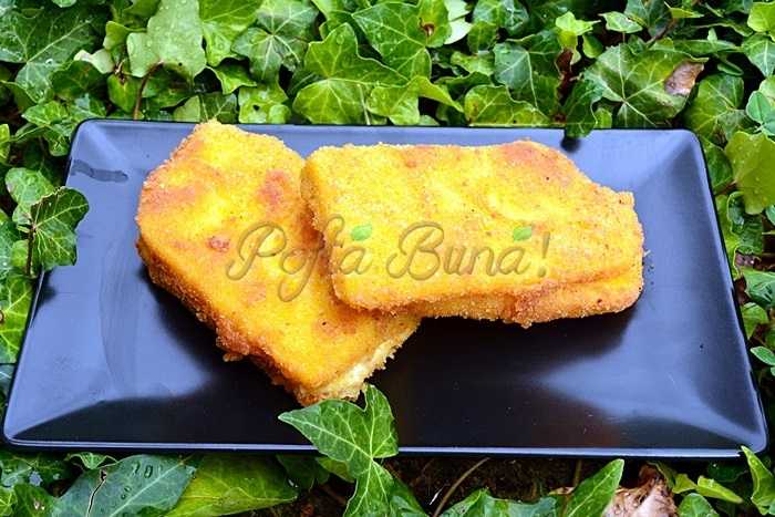 Mamaliga cu branza pane Mamaliga cu branza pane