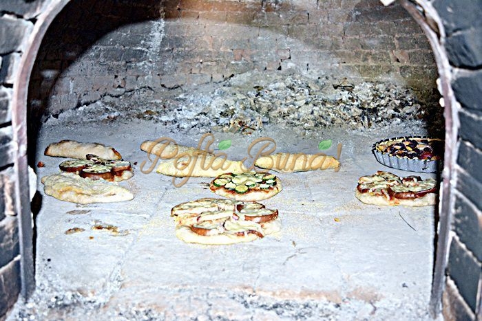 Pizza cu faina integrala si seminte Pizza cu faina integrala si seminte