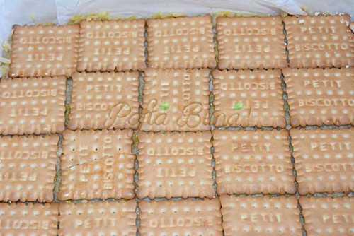 Prajitura fara coacere cu mere, biscuiti si budinca Prajitura fara coacere cu mere, biscuiti si budinca