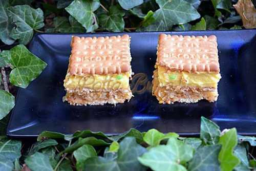 Prajitura fara coacere cu mere, biscuiti si budinca Prajitura fara coacere cu mere, biscuiti si budinca