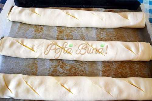 Strudel din foietaj cu telemea