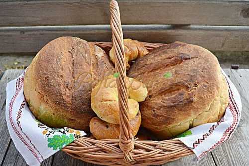 Paine pufoasa de casa cu malai si cartofi Paine pufoasa de casa cu malai si cartofi