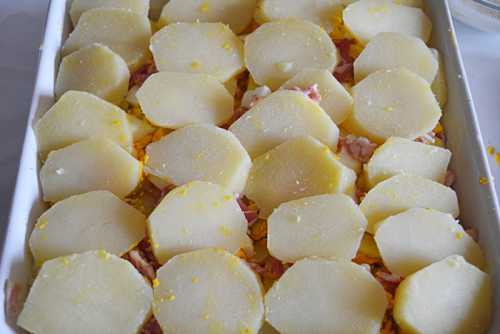Cartofi frantuzesti sau cartofi gratinati la cuptor, reteta simpla