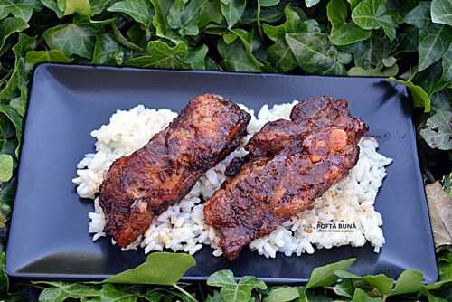 Costite de porc picante la cuptor