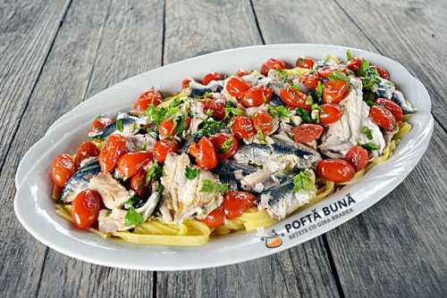 Paste cu sardine, rosii si usturoi, reteta clasica italiana