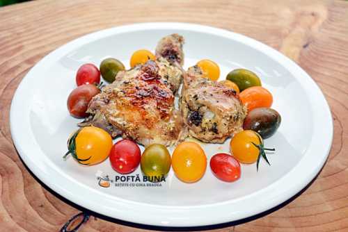 Pulpe de pui marinate cu iaurt, la cuptor Pulpe de pui marinate cu iaurt, la cuptor