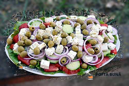 Salata greceasca, reteta simpla si rapida