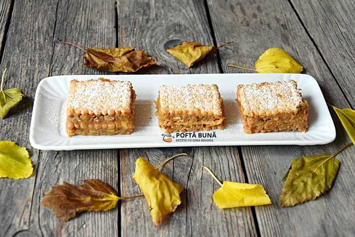 Prajitura de post fara coacere, cu mere si biscuiti Prajitura de post fara coacere, cu mere si biscuiti
