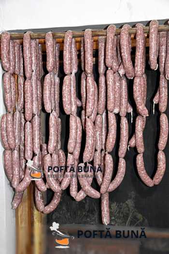 Carnati de casa cu busuioc Carnati de casa cu busuioc, reteta traditionala italiana