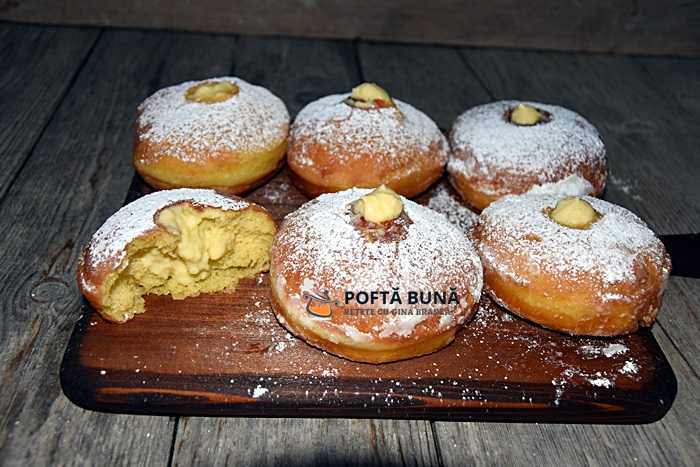 Gogosi pufoase, simple sau umplute cu gem sau crema Gogosi pufoase, simple sau umplute cu gem sau crema