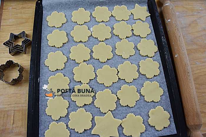 Fursecuri fragede cu gem, fursecuri lintzer cu unt si untura