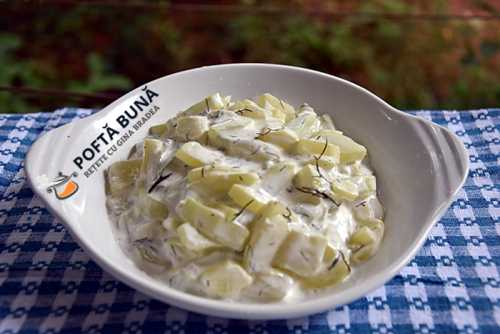 Salata de dovlecei cu iaurt sau maioneza, reteta ieftina si rapida