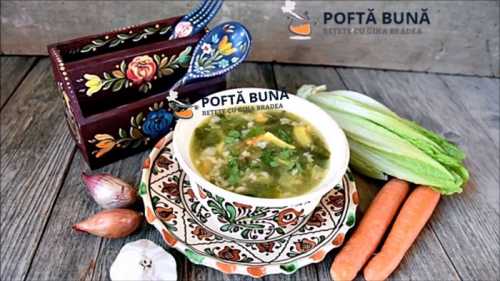 Ciorbă de salată verde Ciorbă de salată verde cu afumătură, rețetă ardeleană