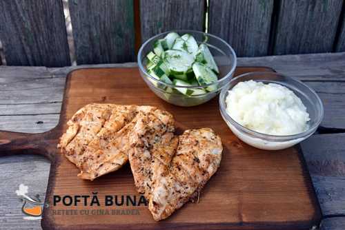 Piept de pui pe gratar Piept de pui pe gratar, fraged si aromat