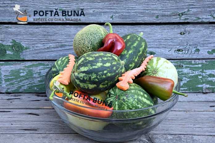 Din Cei 890 De Pepeni Pepeni murati in saramura, reteta traditionala moldoveneasca